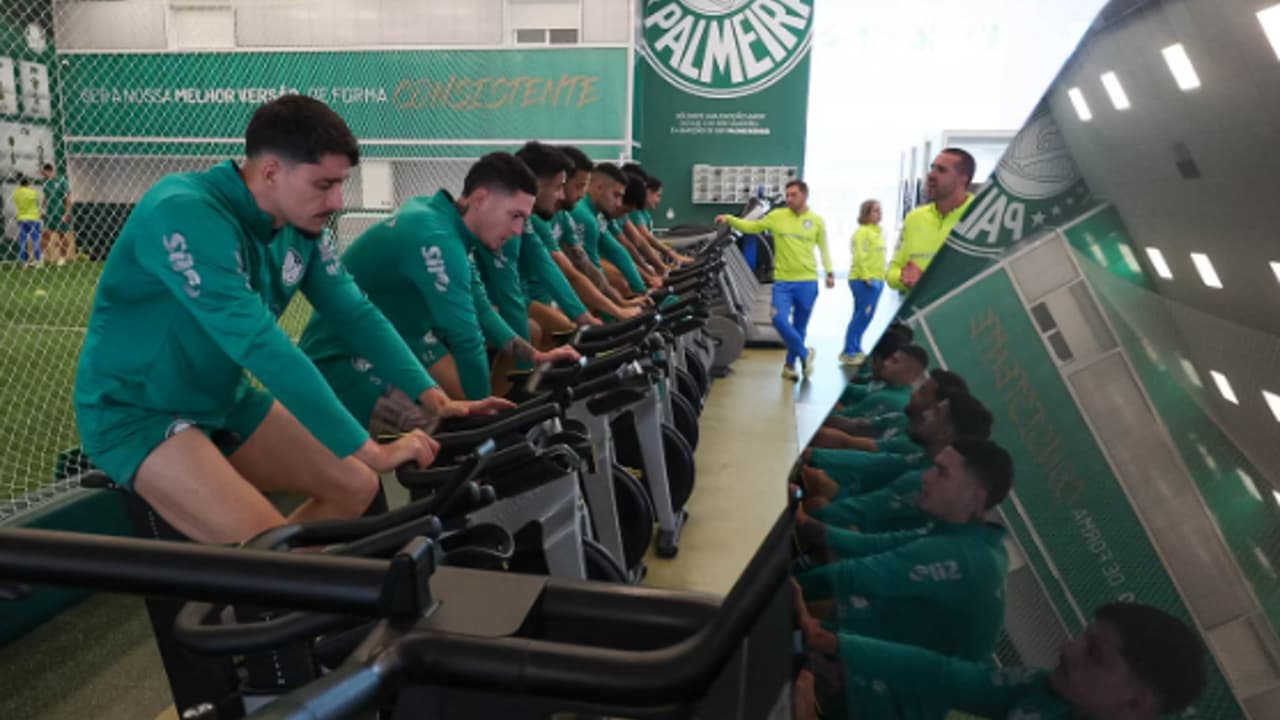 Palmeiras retorna aos treinos focado no Brasileirão após classificação na Libertadores
