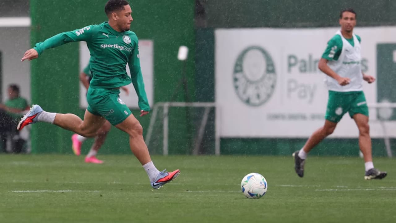 Khellven é dúvida para duelo entre Palmeiras e River Plate