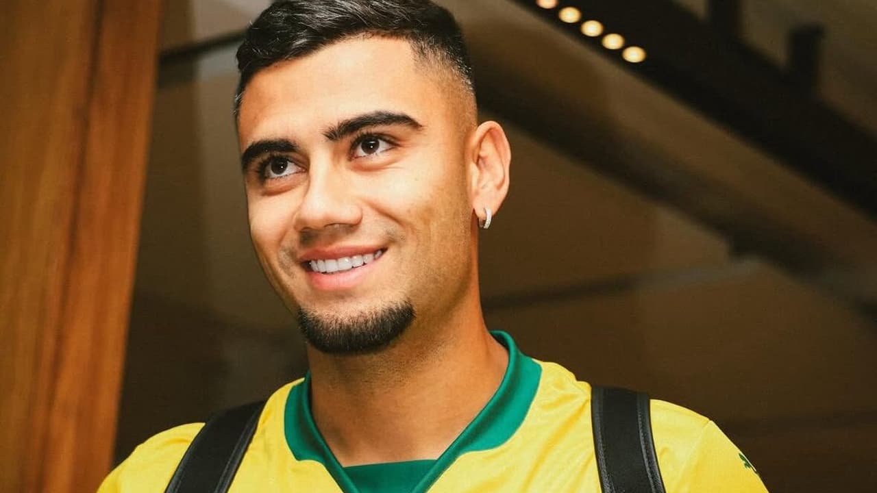 Andreas Pereira é apresentado oficialmente no Palmeiras em coletiva ao vivo