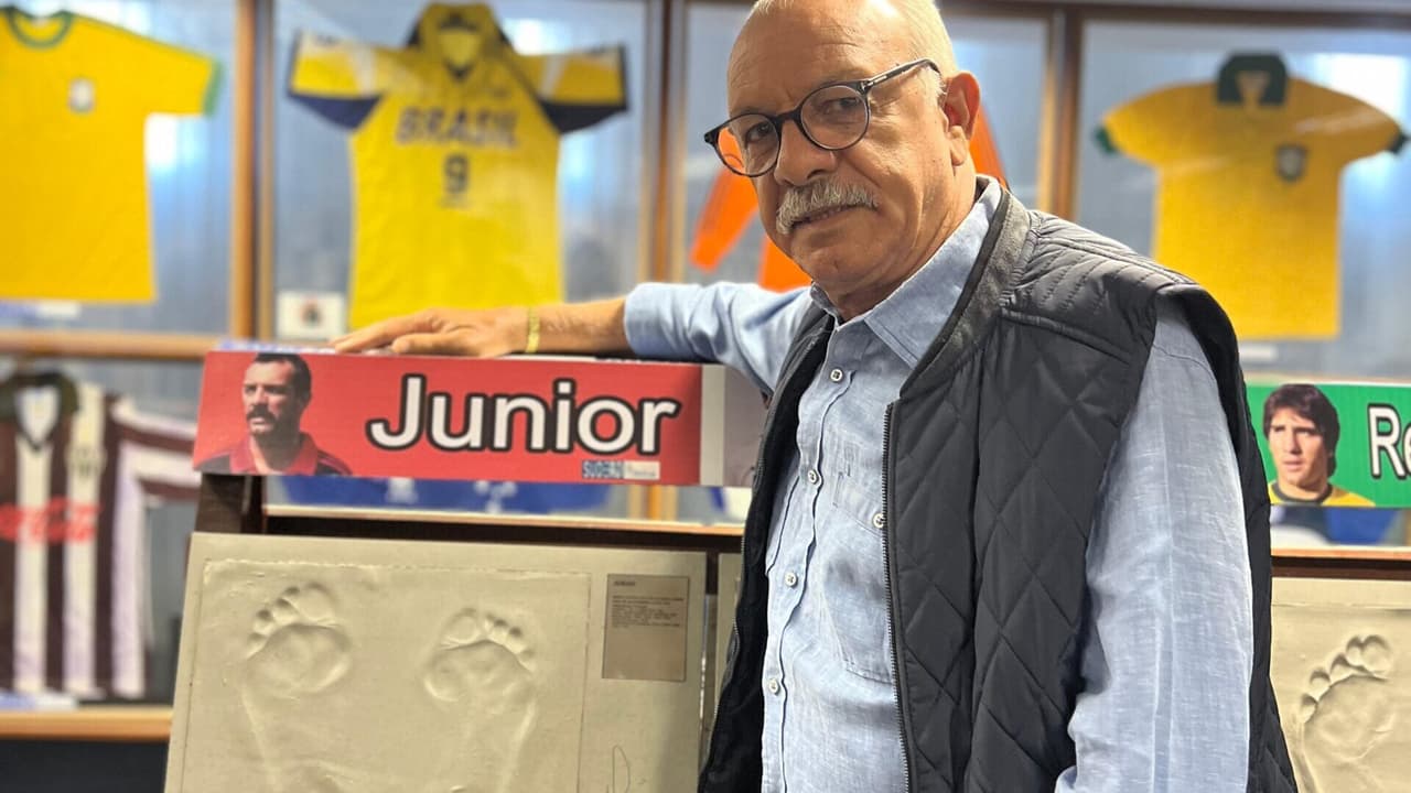 Maestro Júnior recebe homenagem e compartilha histórias da carreira