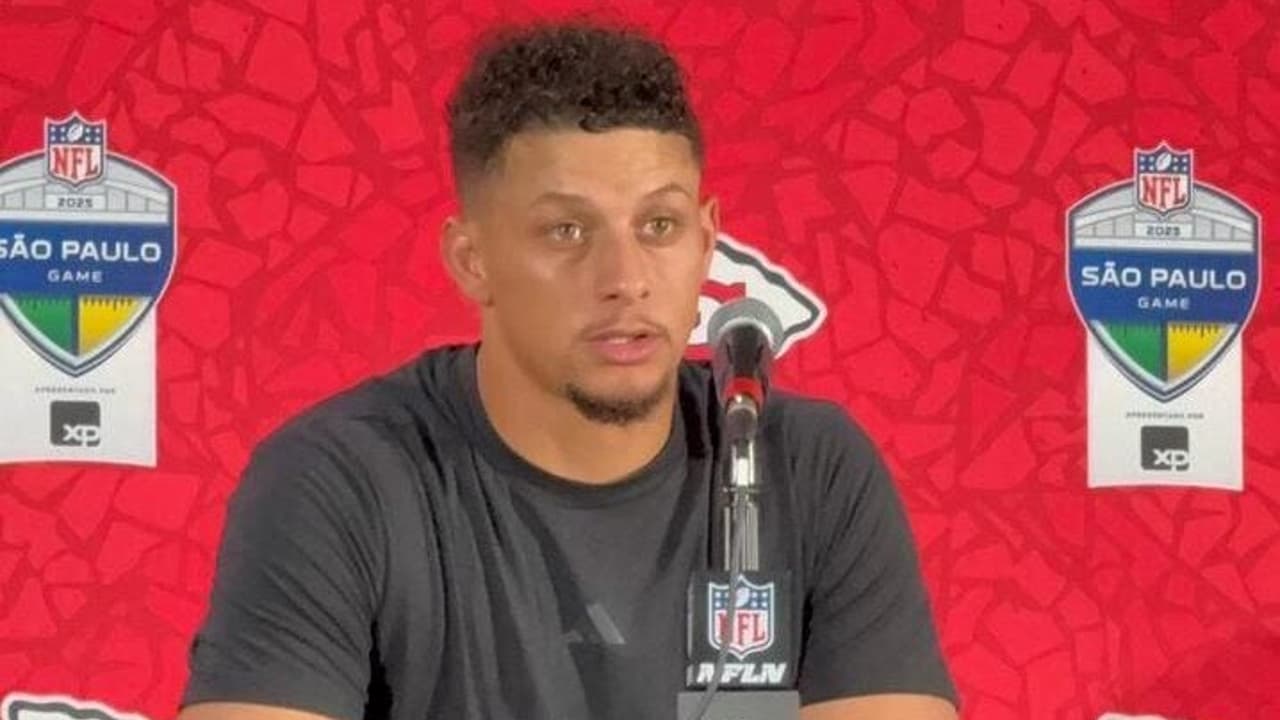 Mahomes tuyên bố ủng hộ Brazil sau thất bại và phản hồi về chất lượng sân cỏ