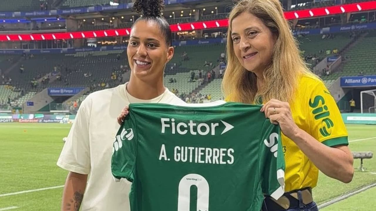 Palmeiras presta homenagem à artilheira Gutigol do time feminino
