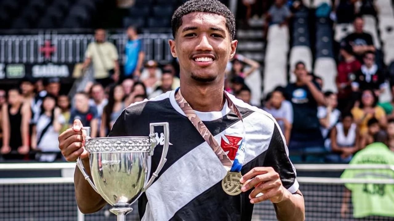 Além de Leandrinho, outro jogador do Vasco se apresenta para treinos da Seleção Sub-20