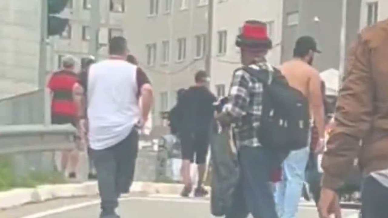 Confronto entre torcedores de Corinthians e Flamengo nos arredores de Itaquera