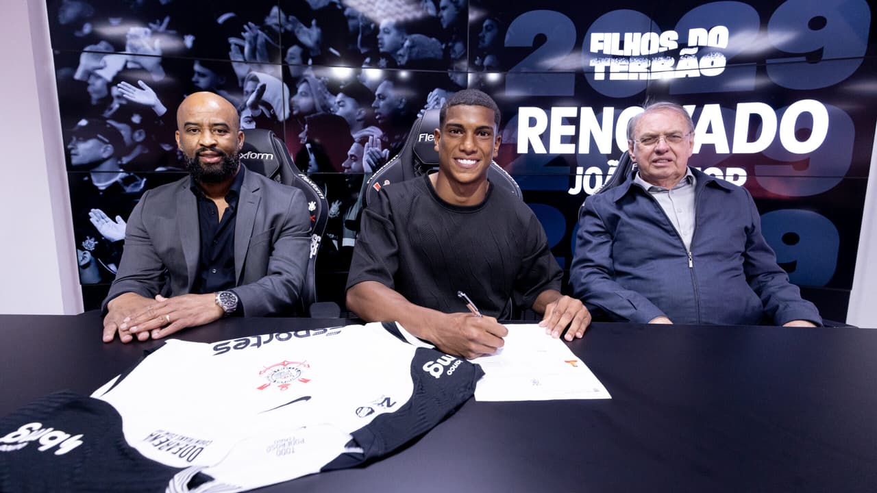 Corinthians renova contrato de 