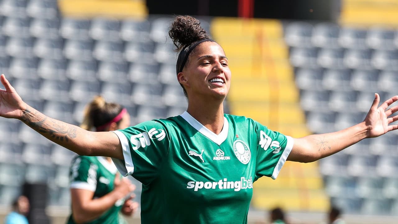Amanda Gutierres brilha como a artilheira e capitã mais escalada no Cartola Feminino