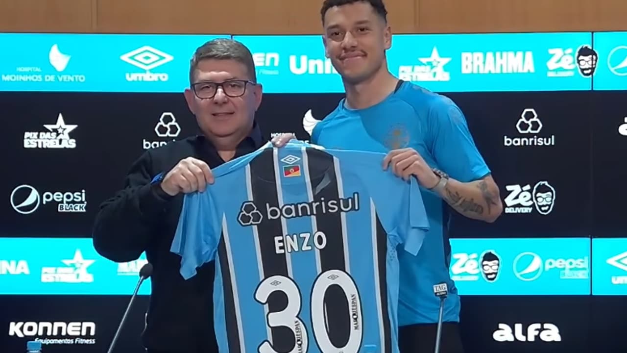 Lateral esquerdo Enzo é apresentado pelo Grêmio