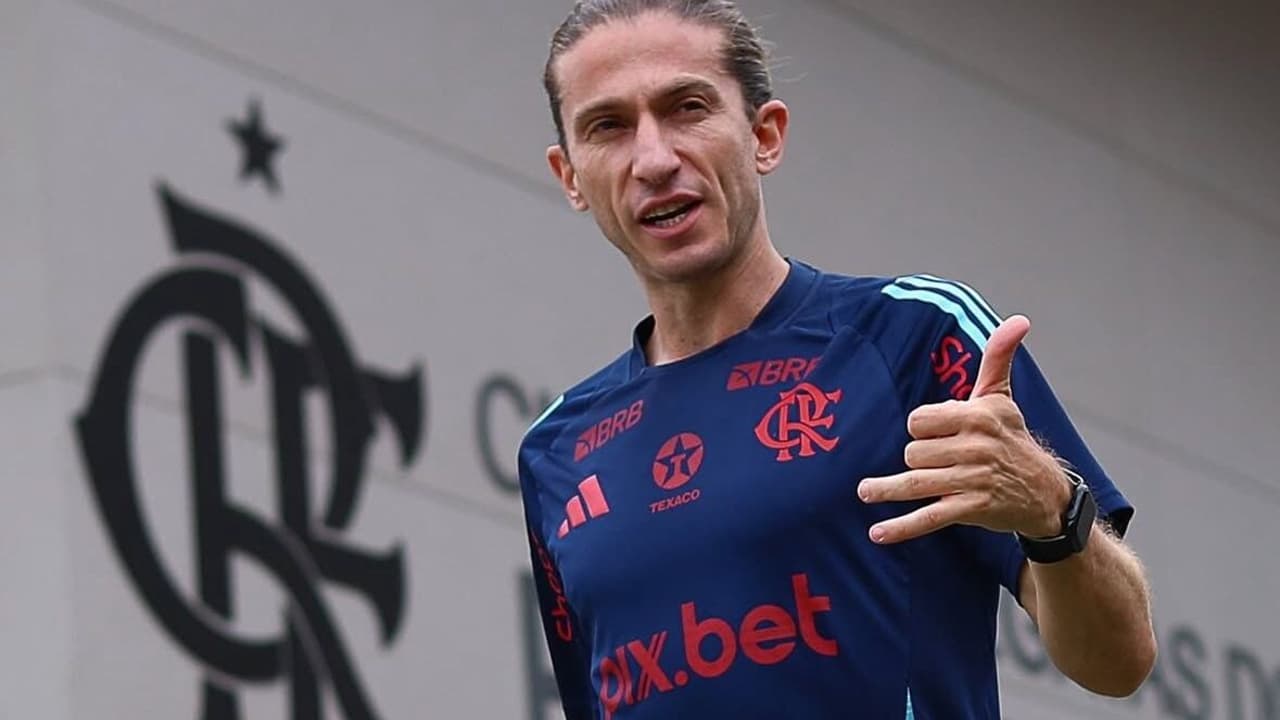 Ídolo rubro-negro: Filipe Luís completa um ano como técnico do Flamengo