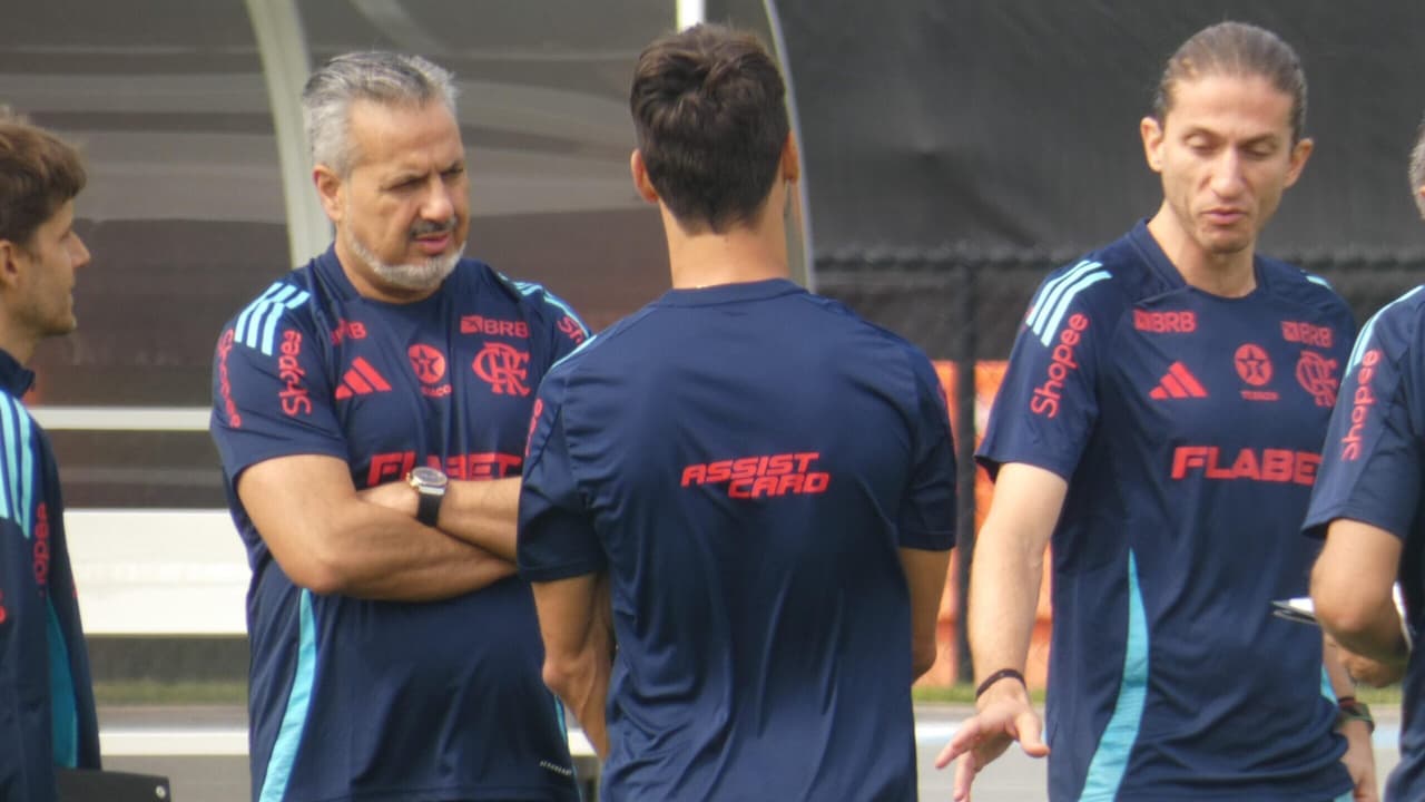 Diretor do Flamengo expõe bastidores de proposta por Filipe Luís e cenário da renovação