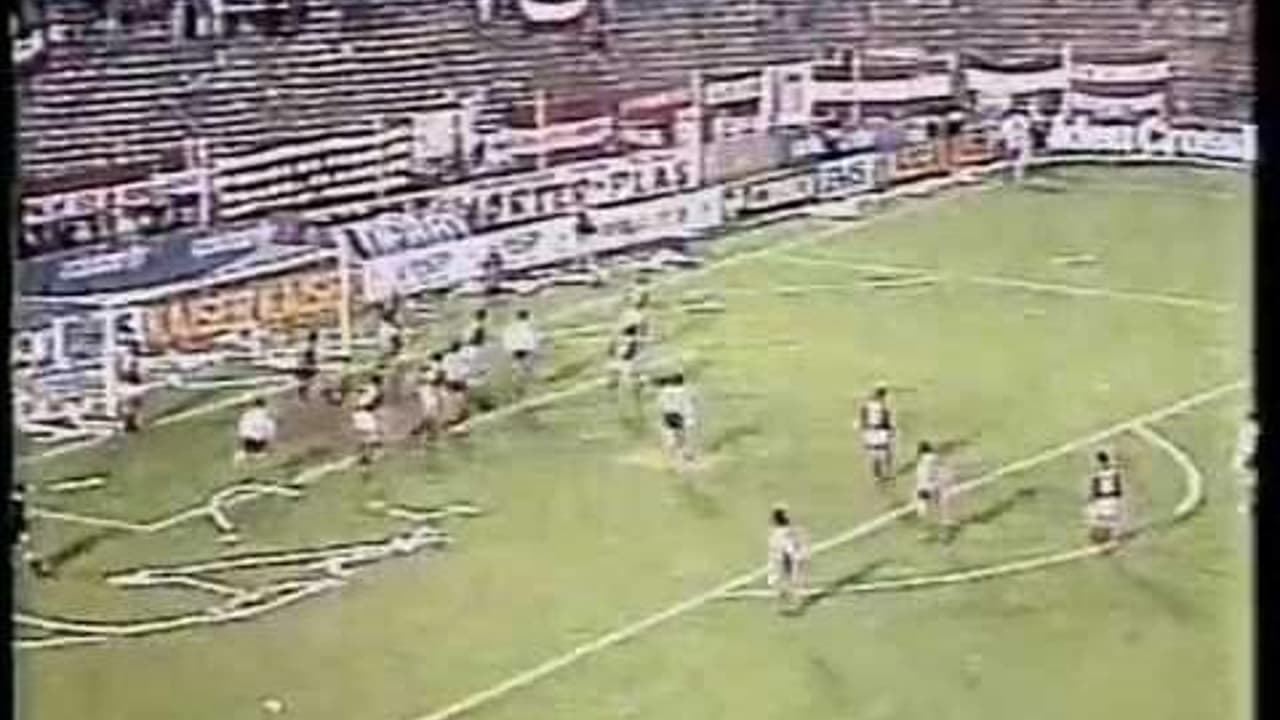 Flamengo x Estudiantes: Um Duelo de Gigantes com Histórico Eletrizante