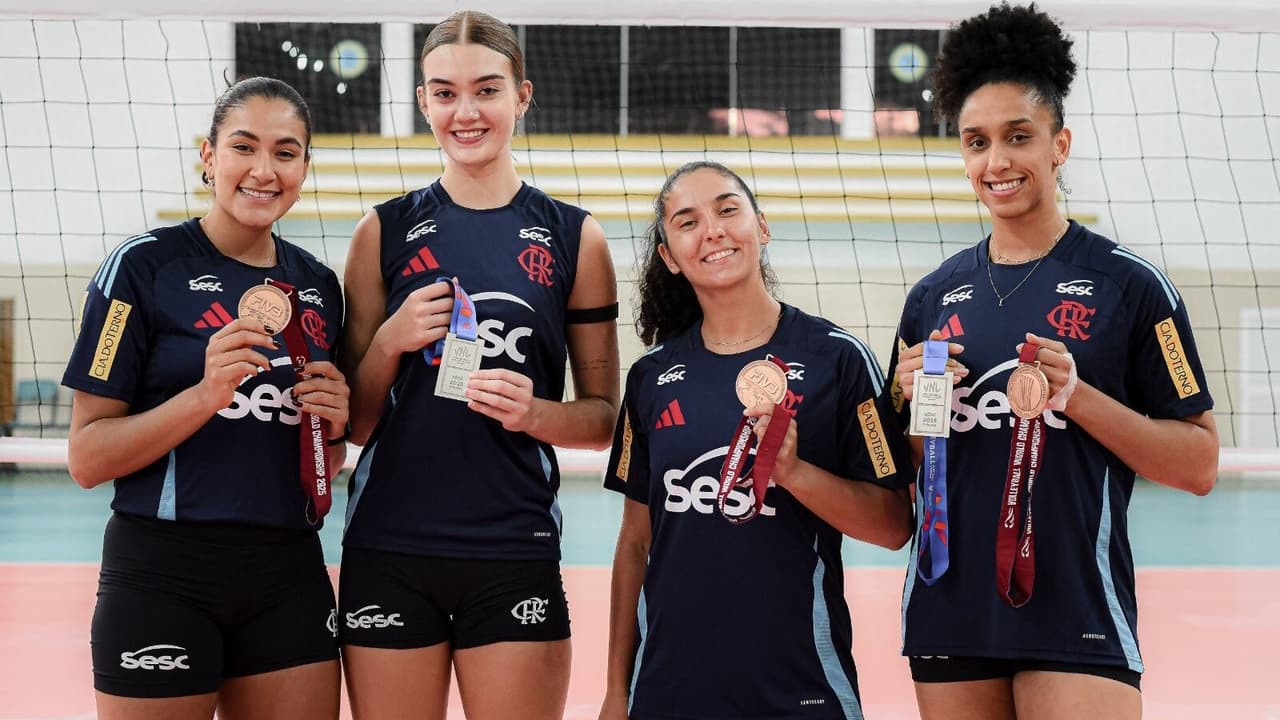 Flamengo realiza amistosos com medalhistas em preparação para Superliga de vôlei