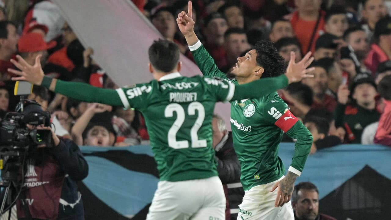 River Plate e Palmeiras têm início explosivo: torcedores vibram com o espetáculo