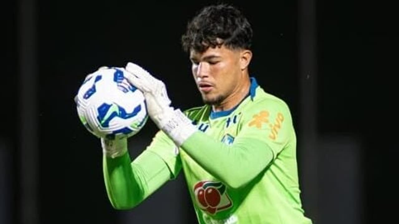 Bruninho, filho de Eliza Samudio, defende pênalti pela Seleção Brasileira; veja