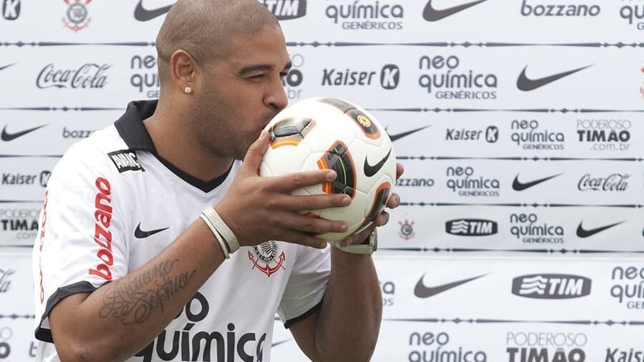 Adriano revela motivos de sua passagem frustrante pelo Corinthians