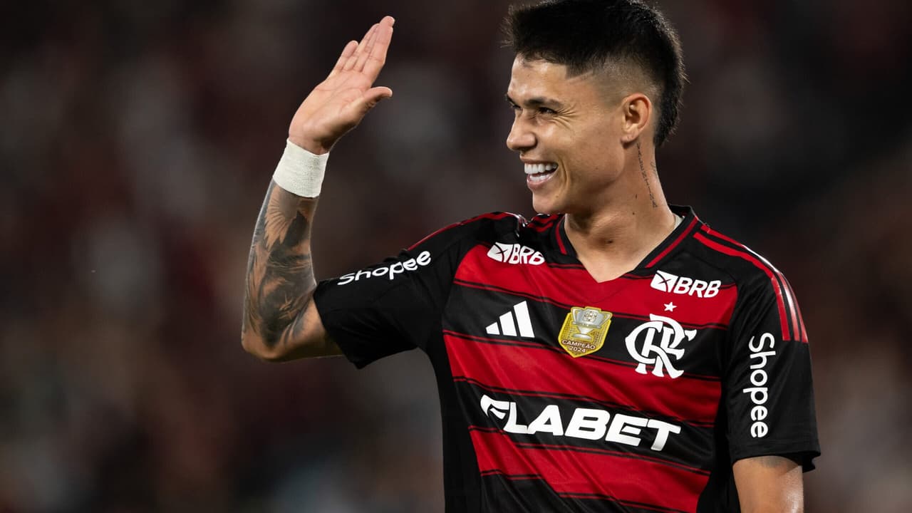 Flamengo realiza treino no CT do São Paulo e Luiz Araújo recorda momentos especiais