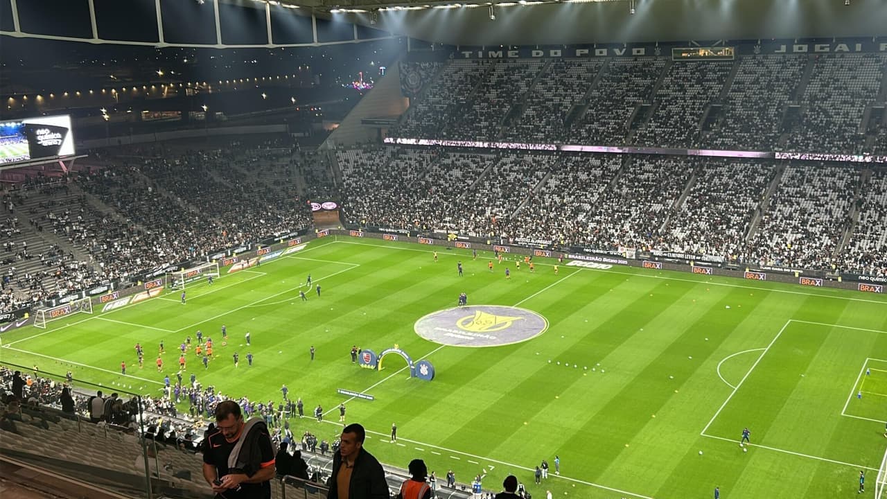 Estádios de Palmeiras e Corinthians recebem festas de aniversário especiais