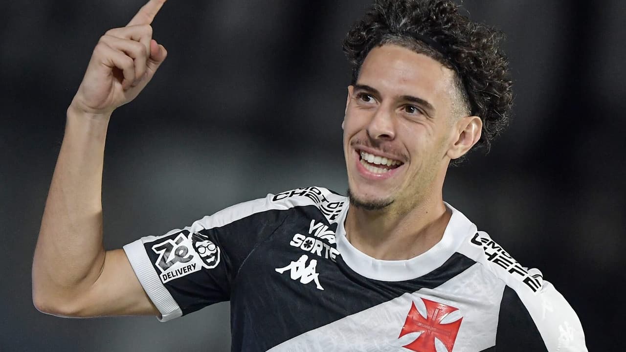 Nuno Moreira brilha no Brasileirão e se firma como peça fundamental no Vasco