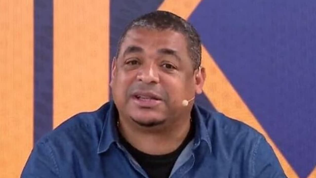 Vampeta manda recado para jornalistas após falas sobre Robinho Jr