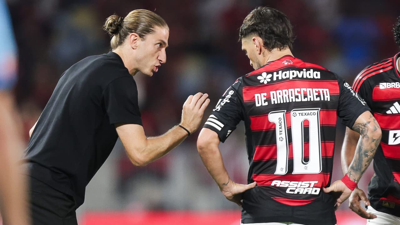 Filipe Luís revela time do Flamengo para duelo contra o Botafogo