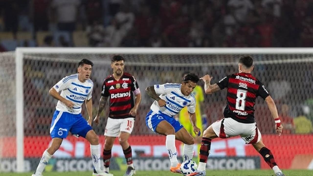 Atuação Divina ou Decepcionante? Titular do Flamengo Gera Debate Inacreditável na Web