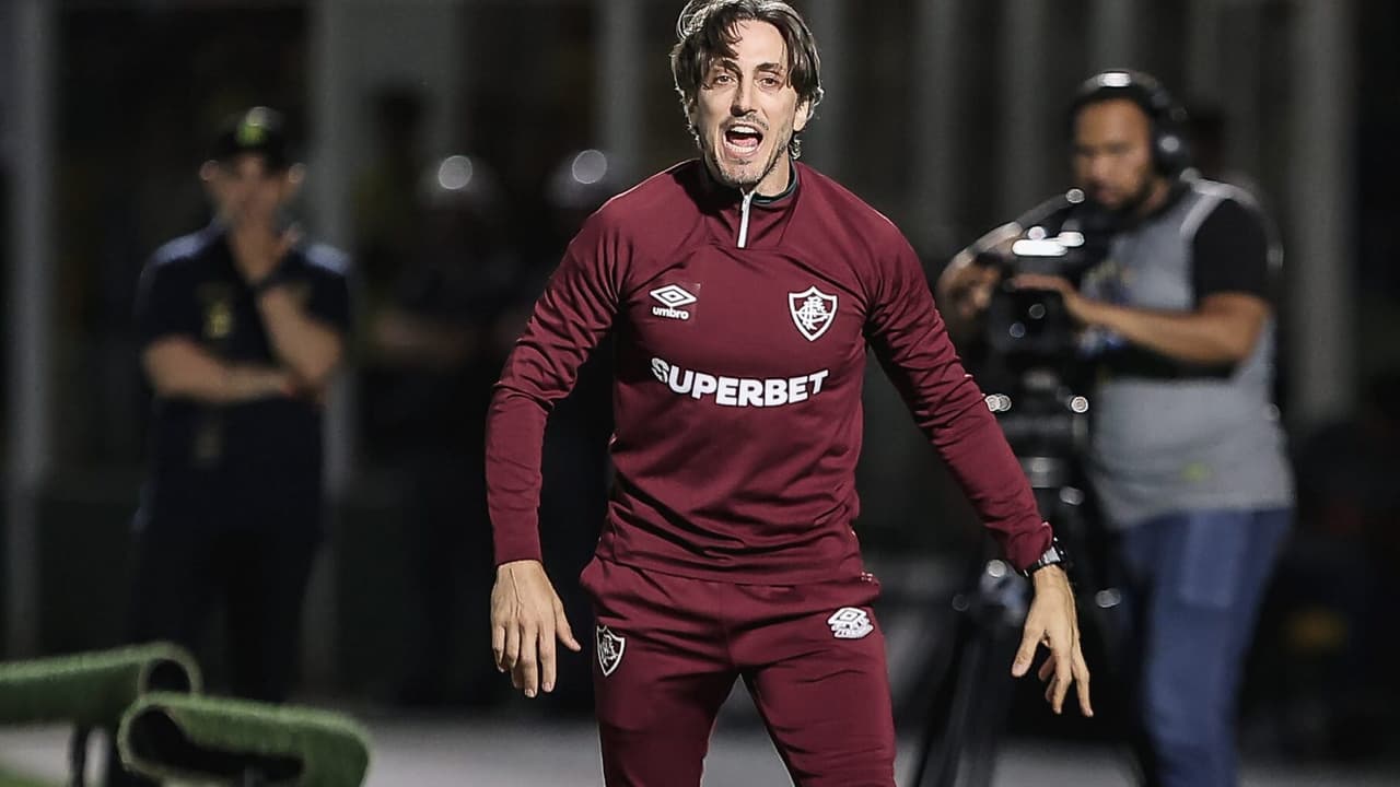 Zubeldía analisa derrota do Fluminense: 'Não gostei de como terminamos a partida'
