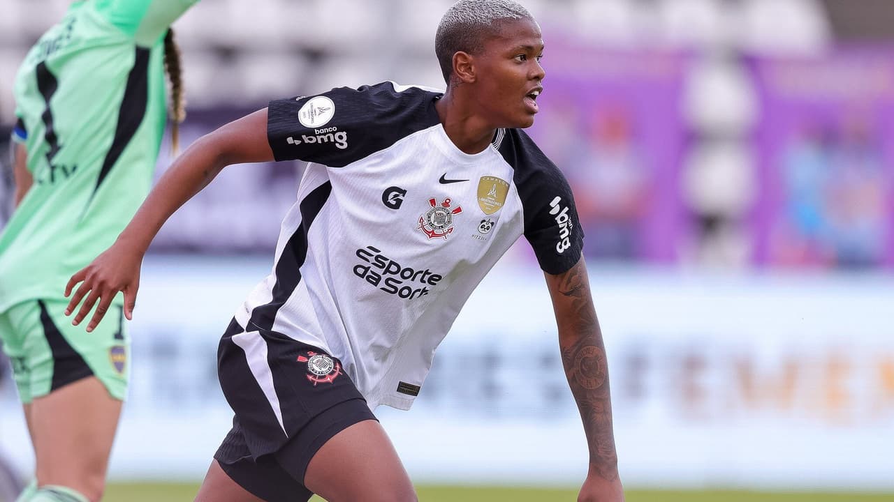 Jhonson, do Corinthians, celebra 20 anos e foca na final da Libertadores