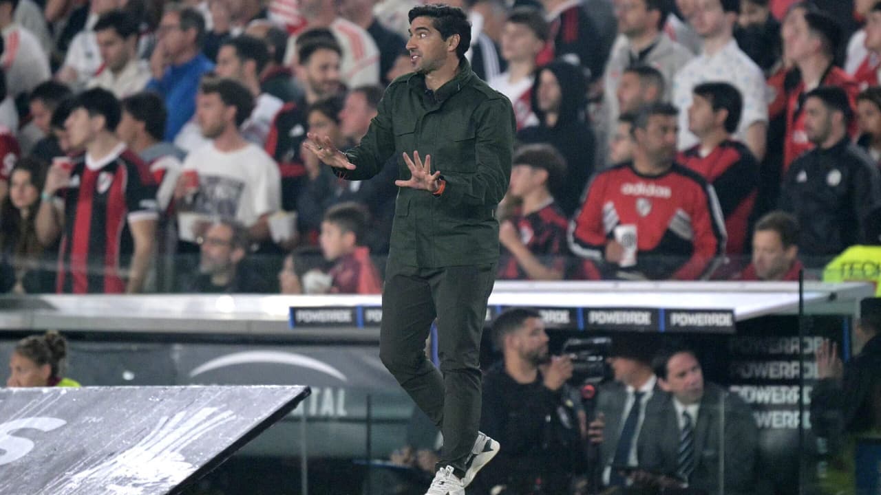 Abel implementa novas estratégias e inova no ataque do Palmeiras