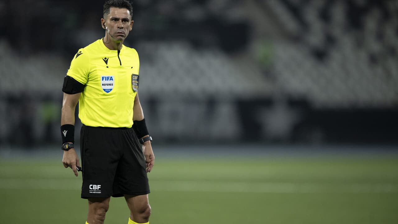 Internacional e Botafogo duelam pelo Brasileirão com arbitragem paulista