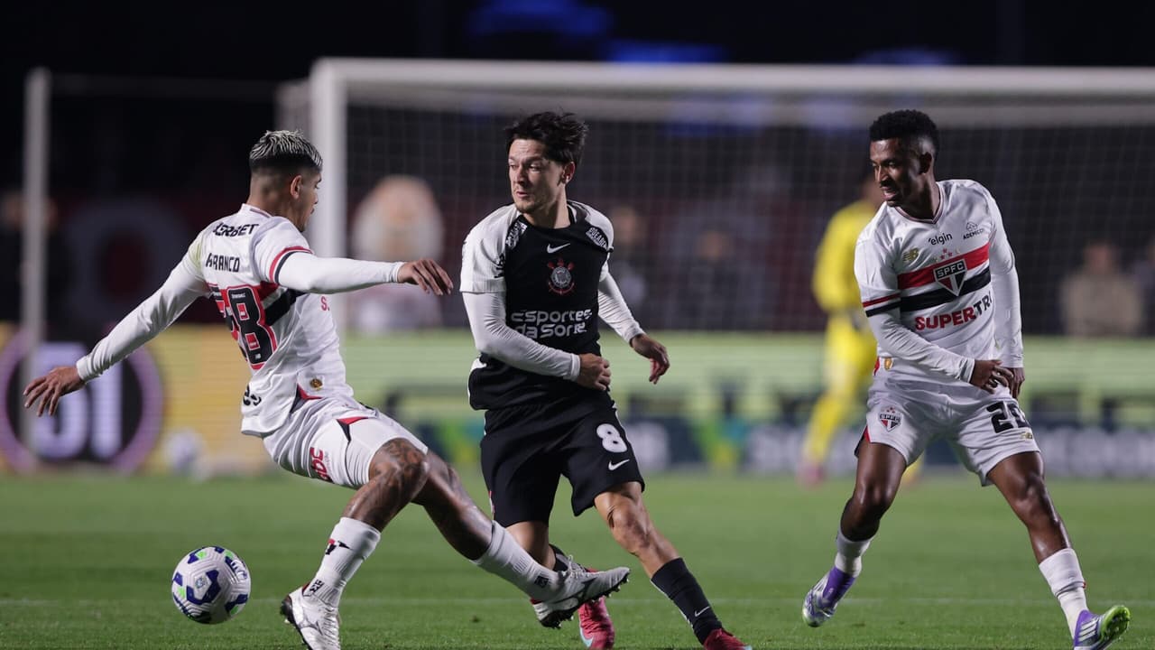 São Paulo adia julgamento por cânticos homofóbicos dirigidos ao Corinthians