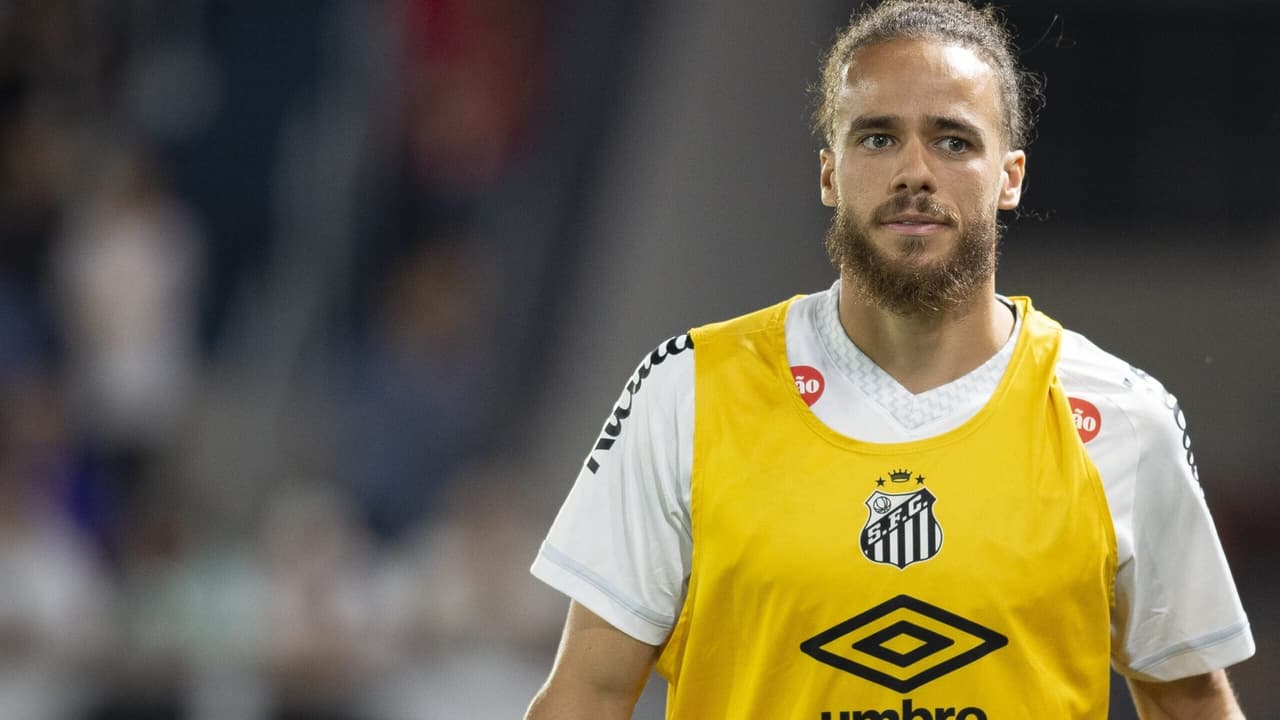 Pouco aproveitado, Brahimi busca chance para se firmar no Santos