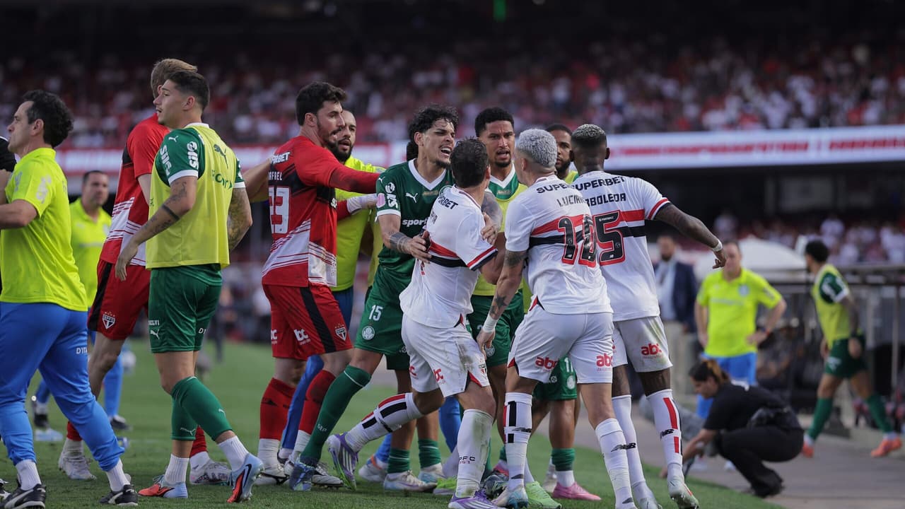 Palmeiras comenta erros de arbitragem e denuncia pressão para criar instabilidade