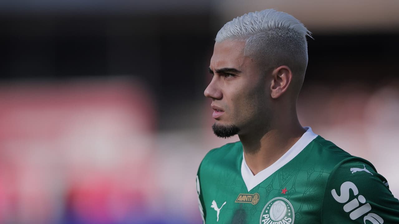 Torcida do Flamengo manifesta apoio a Andreas em partida contra o Palmeiras