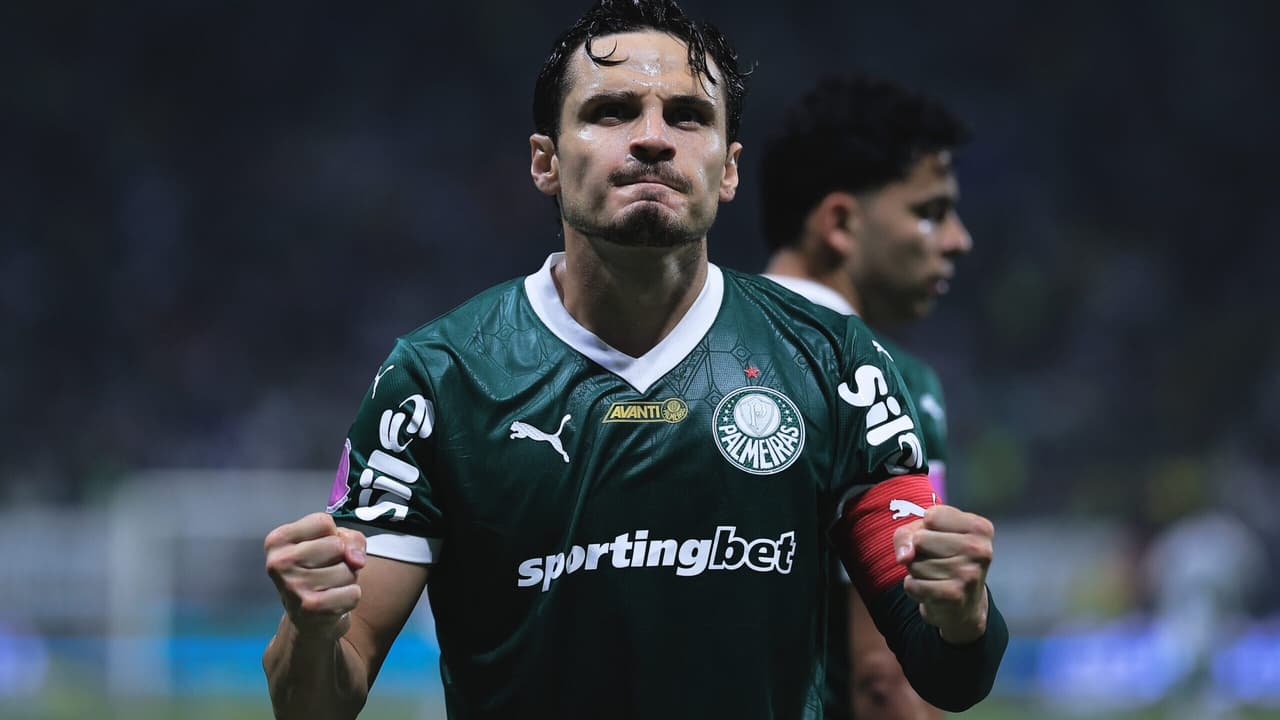 Veiga destaca qualidade do elenco do Palmeiras e brinca sobre dilemas de Abel