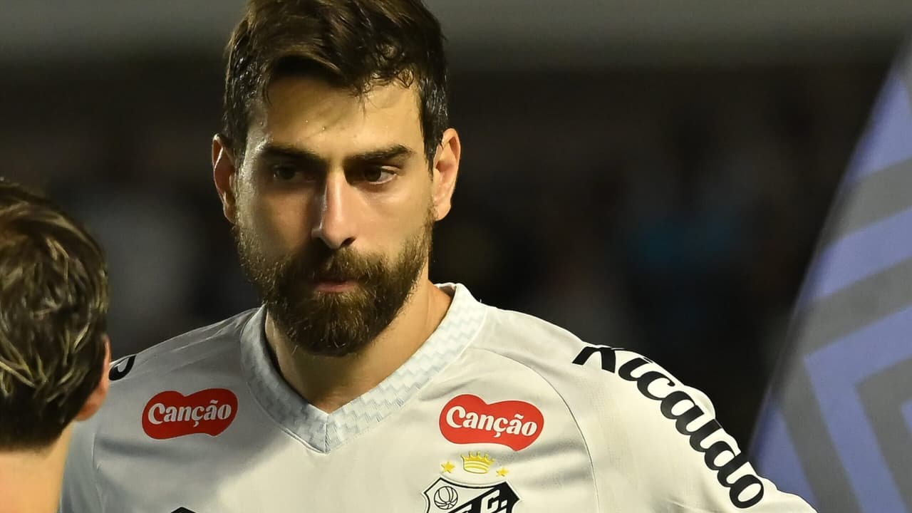 Luan Peres comenta postura do Santos com a chegada de Vojvoda