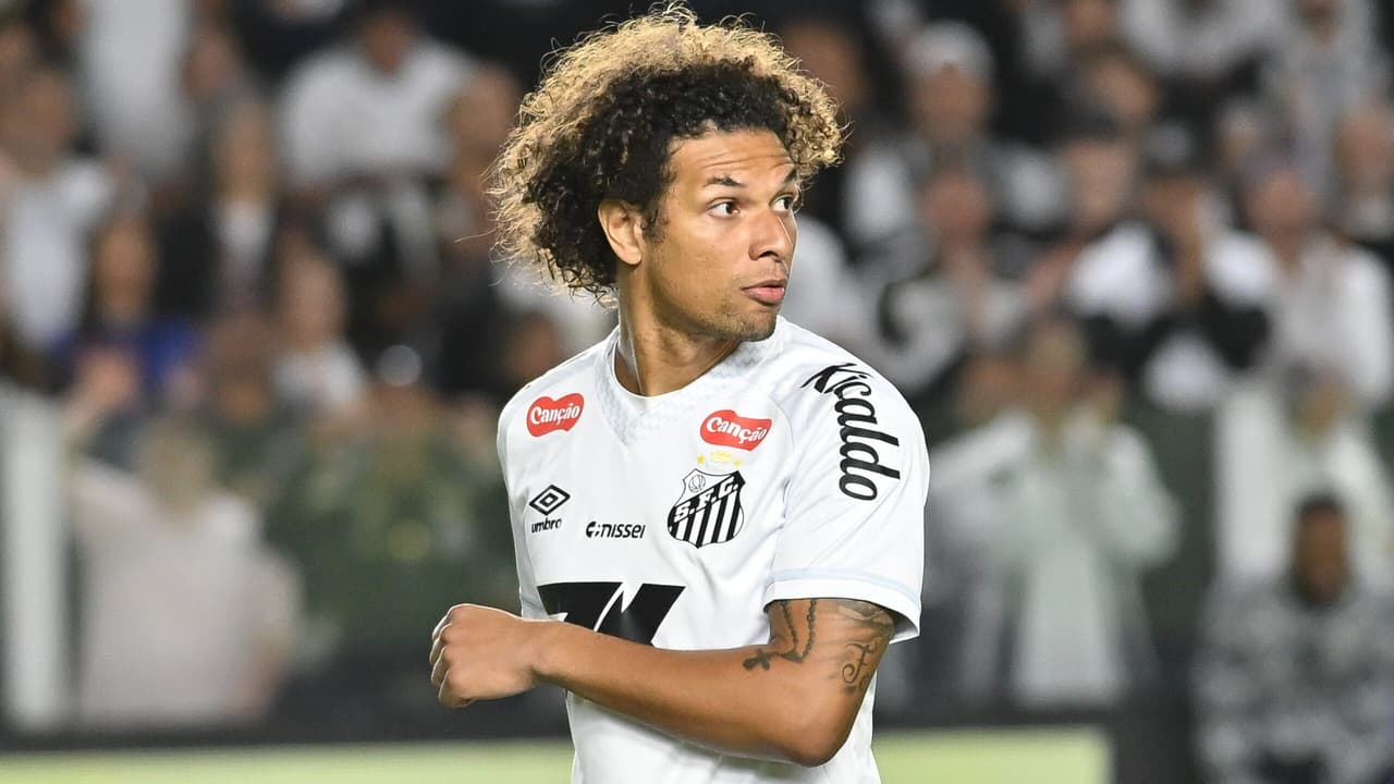 Willian Arão 'reestreia' pelo Santos e recebe aprovação de Vojvoda