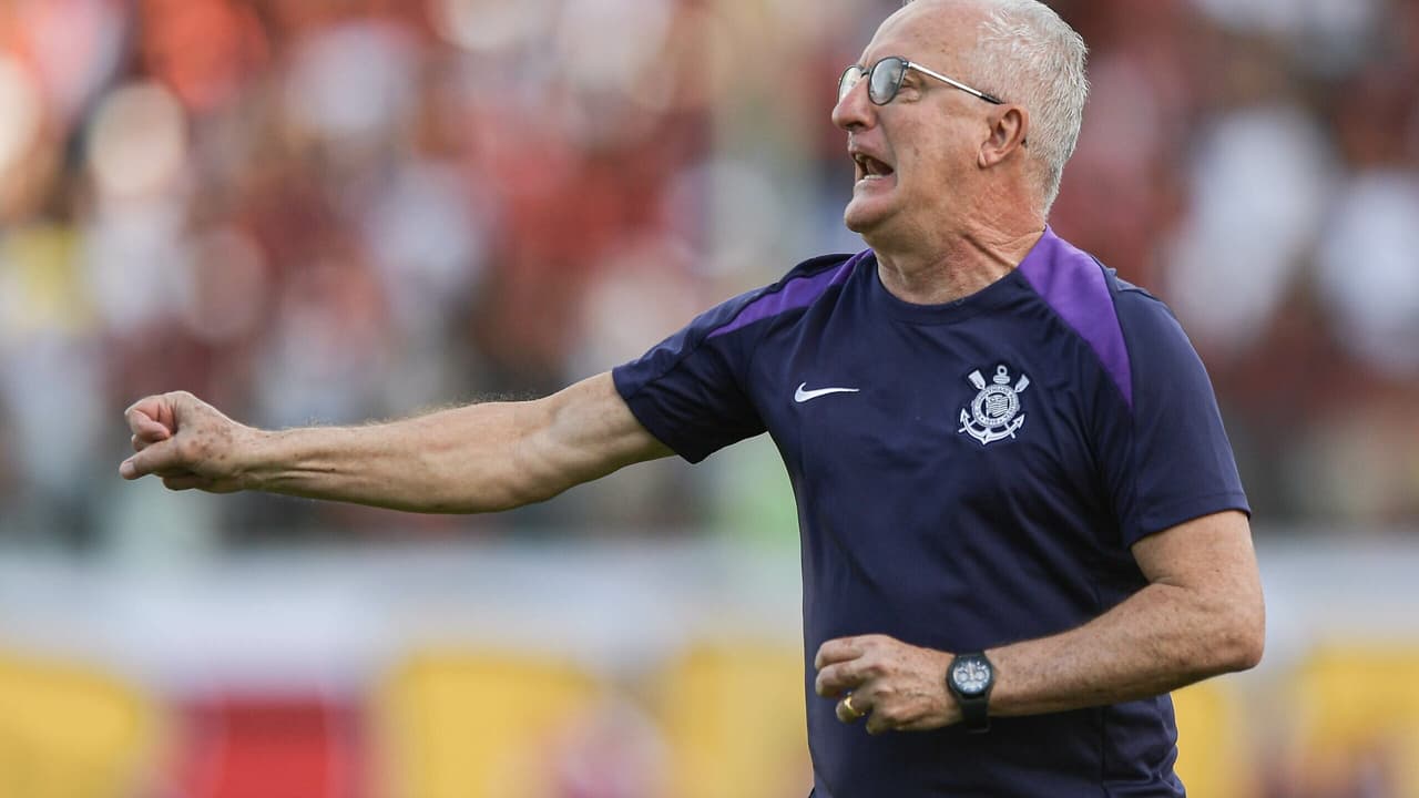 Corinthians se destaca em jogo dramático; Dorival exalta coragem do time e critica pressão adversária