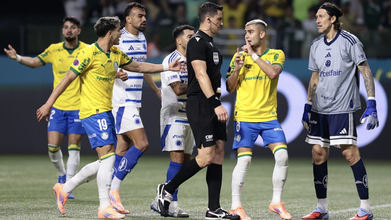 Arbitragem polêmica em jogo decisivo: Palmeiras cede empate ao Cruzeiro no Brasileirão e gera protestos