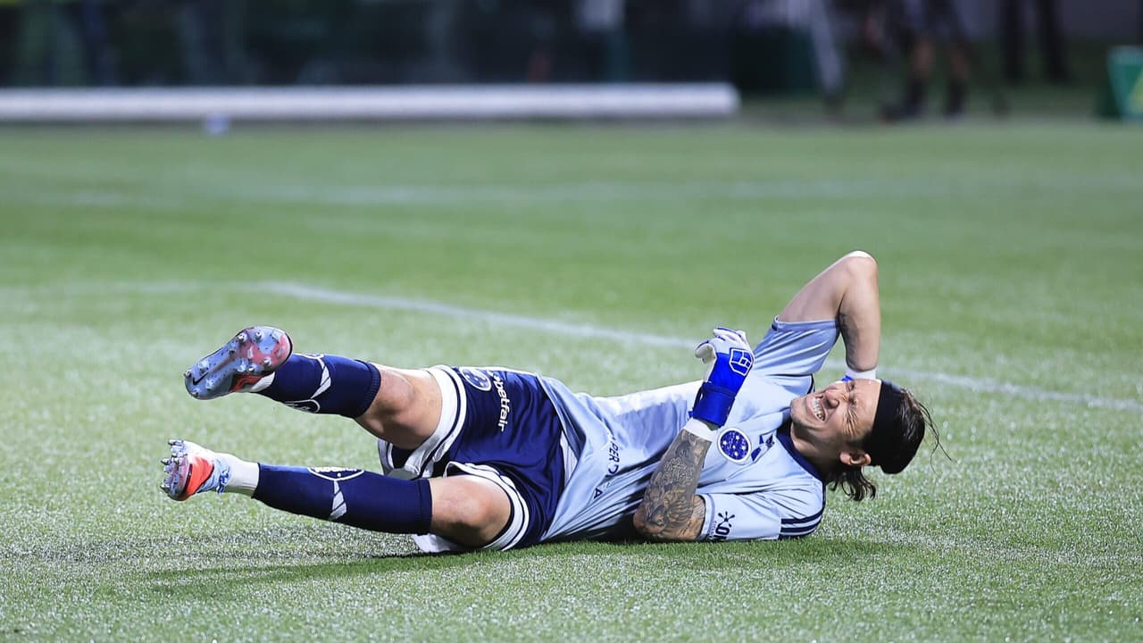 Palmeiras confirma identificação de torcedor que arremessou garrafa no Allianz Parque