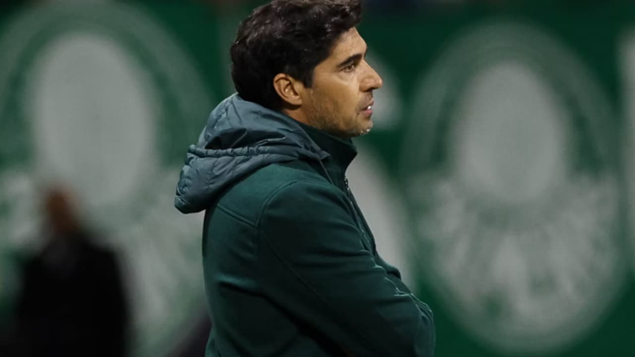 Abel altera ataque do Palmeiras com o retorno de Vitor Roque