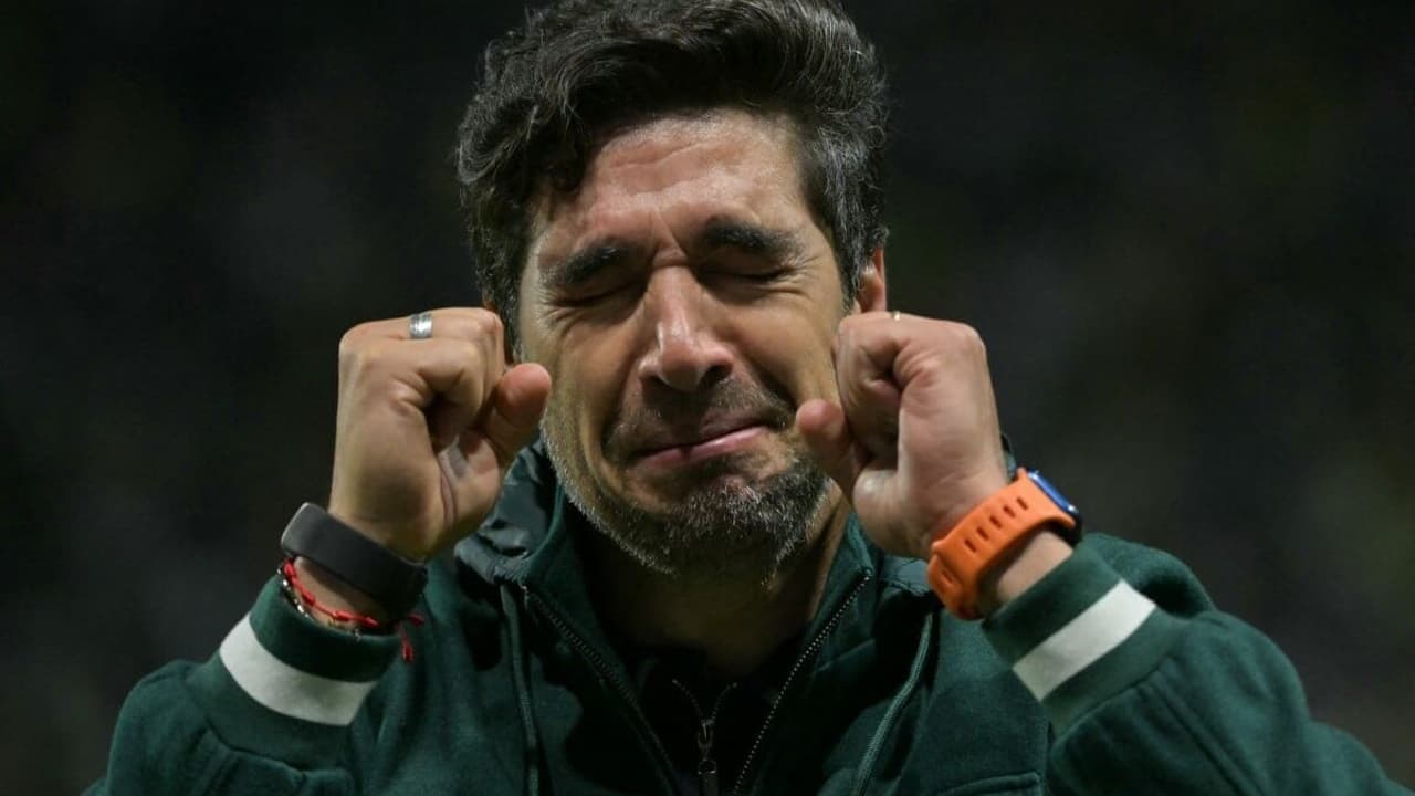 Nos bastidores, Abel Ferreira revela preocupação em leitura labial após classificação do Palmeiras