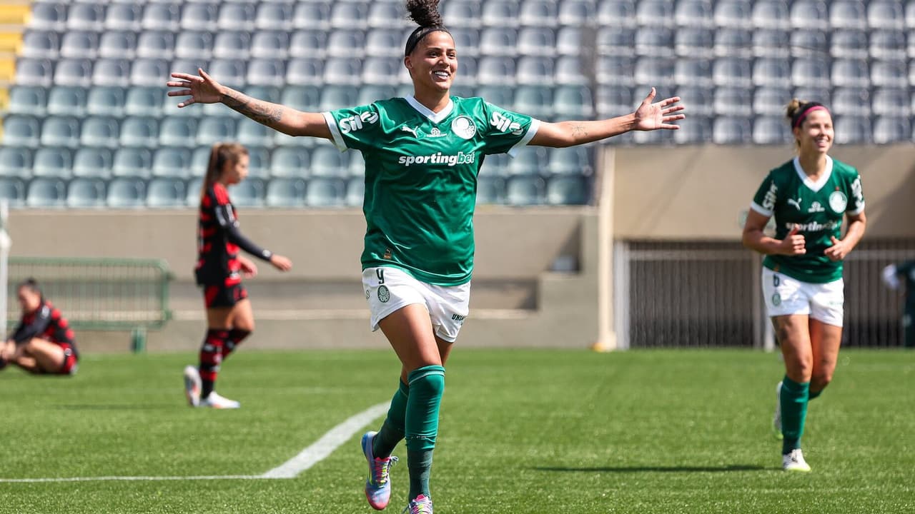 Amanda Gutierres, do Palmeiras, desafia concorrentes e briga pelo título de melhor do mundo no IFFHS