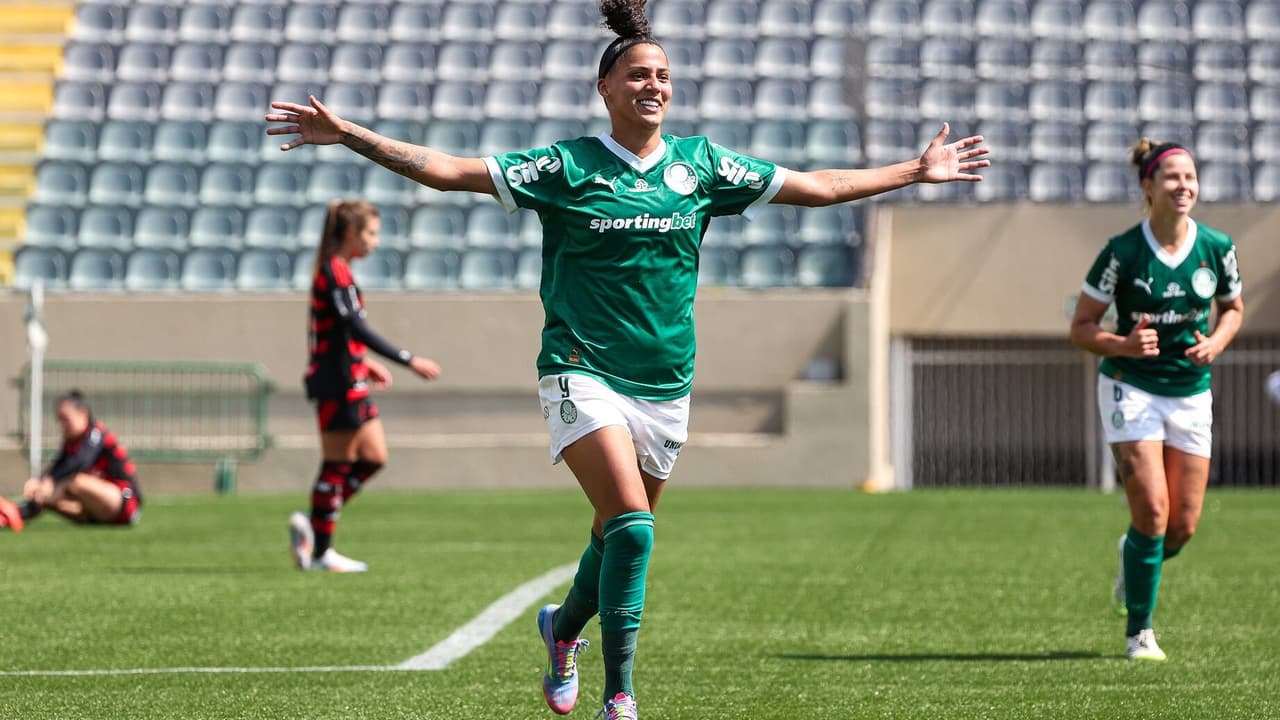 Palmeiras fecha transferência de atacante por valor histórico no mercado futebolístico