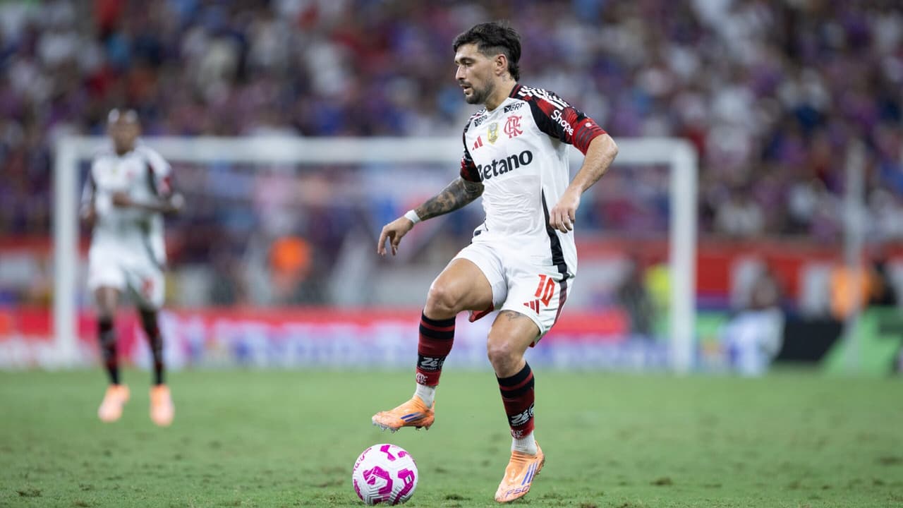 Filipe Luís desafia Arrascaeta, mas derrota do Flamengo frustra estratégia e esperança de título