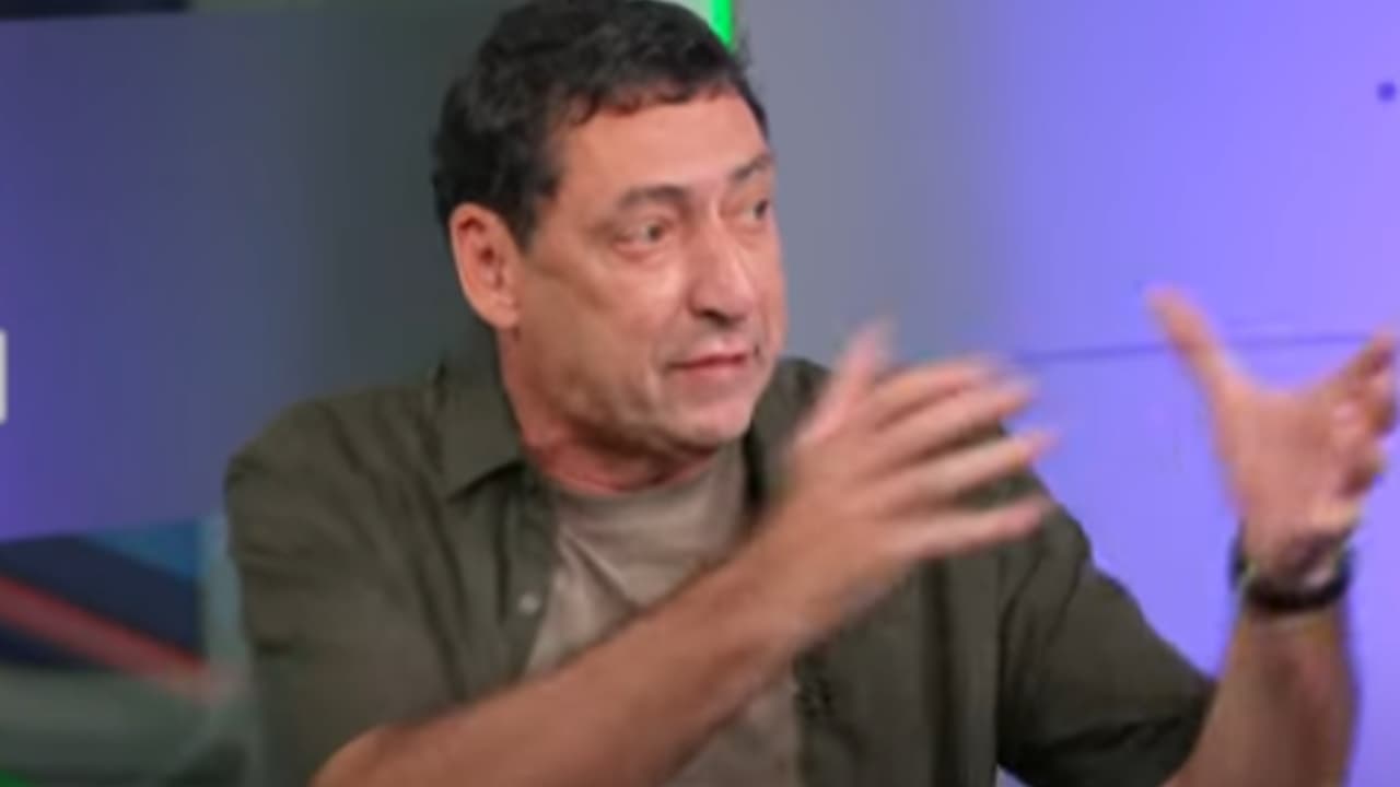PVC analisa ao vivo polêmica entre Flamengo e Palmeiras: 