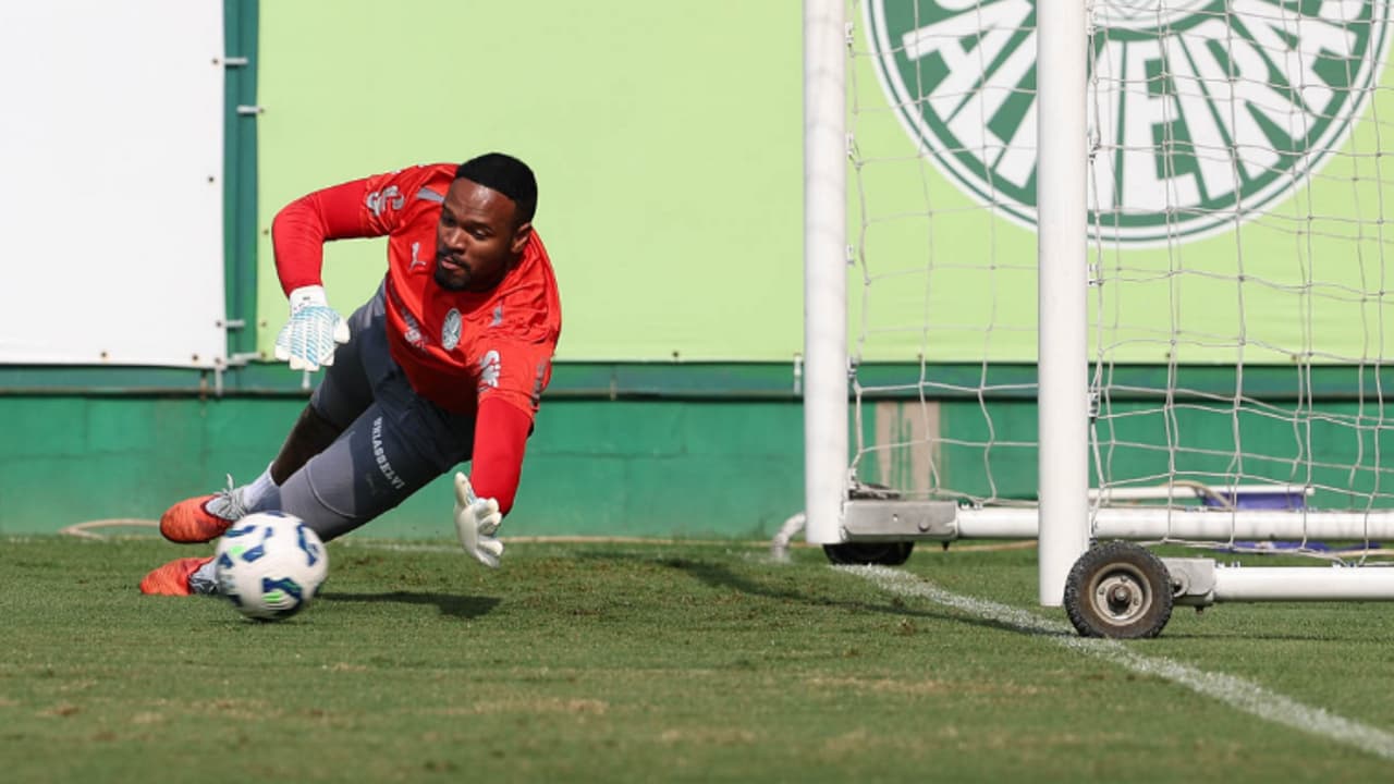Carlos Miguel ou Lomba: quem é o melhor substituto para Weverton no Palmeiras