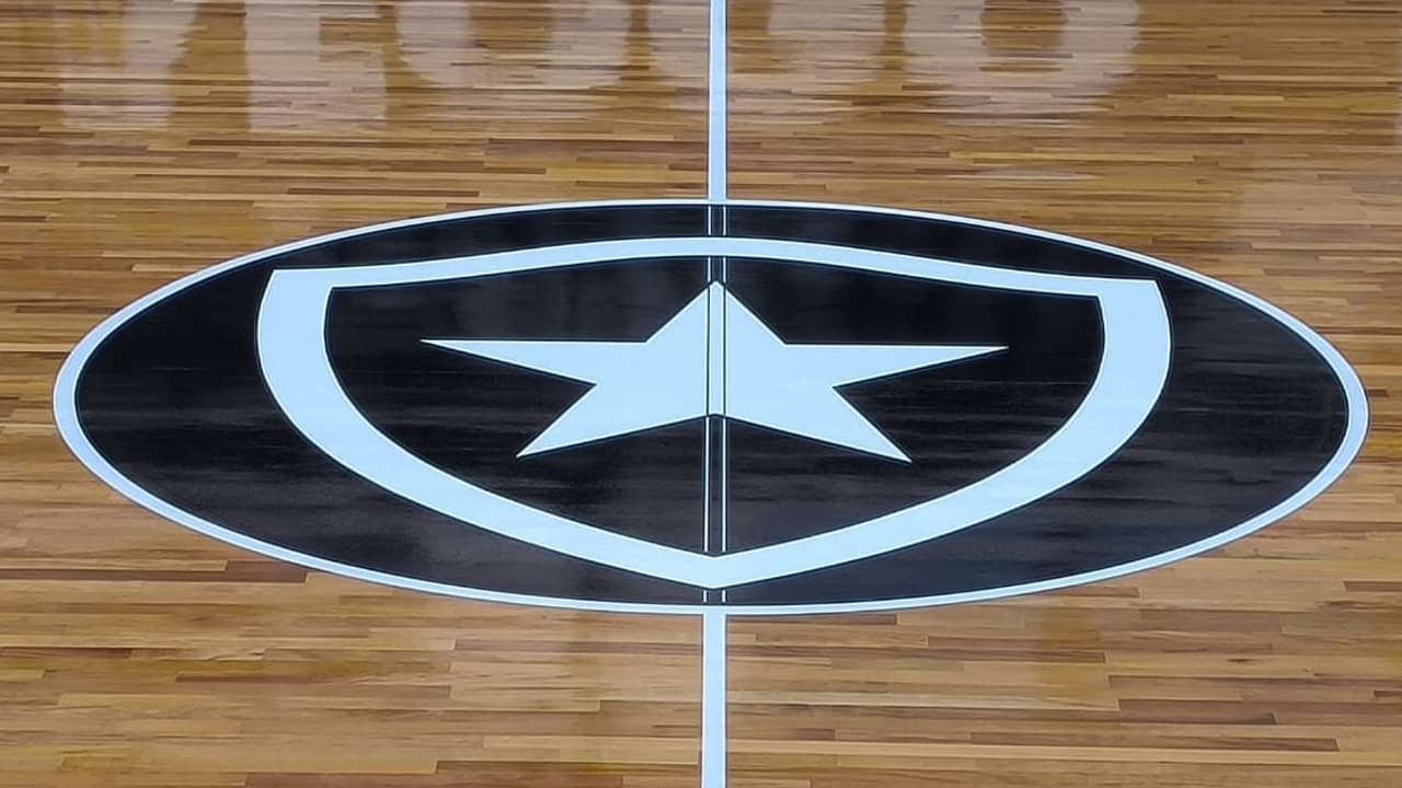 Torcedor do Flamengo gera confusão e quase é agredido em embate entre Botafogo e Vasco no NBB