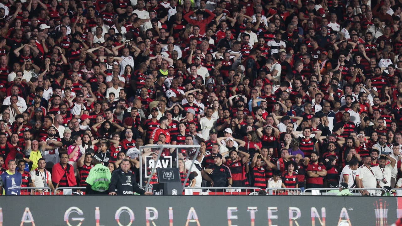 Polêmica no Maracanã: Flamengo tem torcida lotada, mas ingressos ficam inacessíveis a muitos fãs