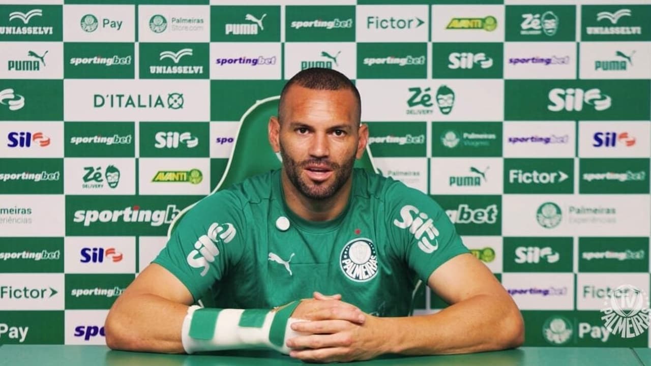 Weverton atualiza situação de lesão na mão e tranquiliza torcida do Palmeiras