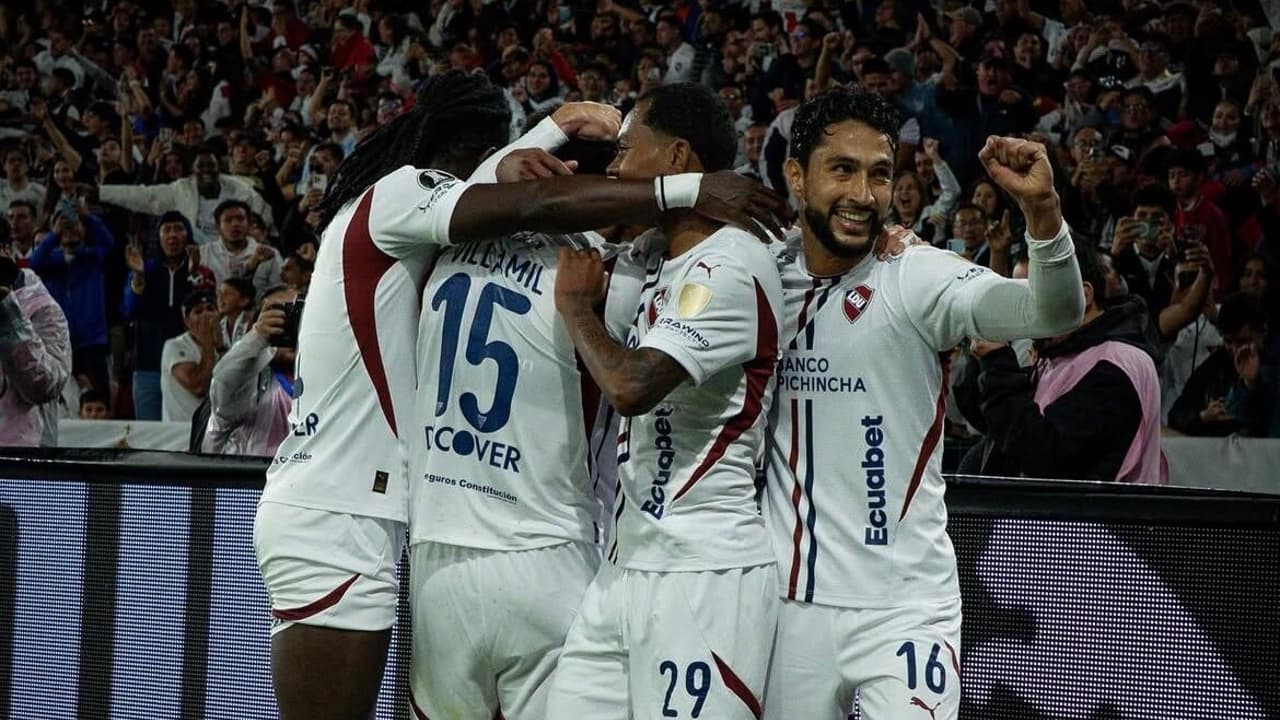 LDU domina Palmeiras e coloca a invencibilidade em xeque, complicando a briga na Libertadores