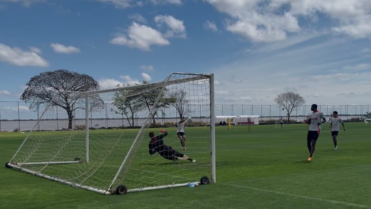 Internacional abre treino a pedido dos Díaz